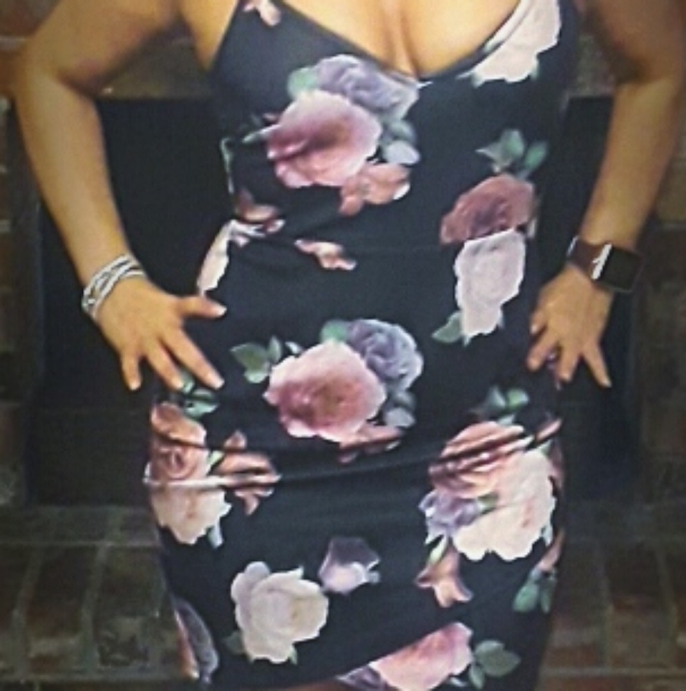 Dress - Picture 3 of 3
